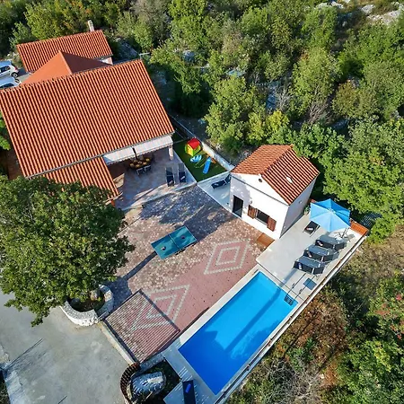 Calma Biokovo Near Makarska Zagvozd